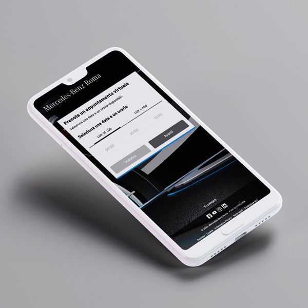 Su richiesta del cliente abbiamo ripensato integralmente l’esperienza in autosalone, progettando e sviluppando la Digital Customer Journey di Mercedes-Benz Roma, creando una vera e propria concessionaria virtuale, pronta ad accogliere in qualsiasi momento chiunque desideri ottenere informazioni, fissare un appuntamento, ricevere un preventivo o acquistare un veicolo.